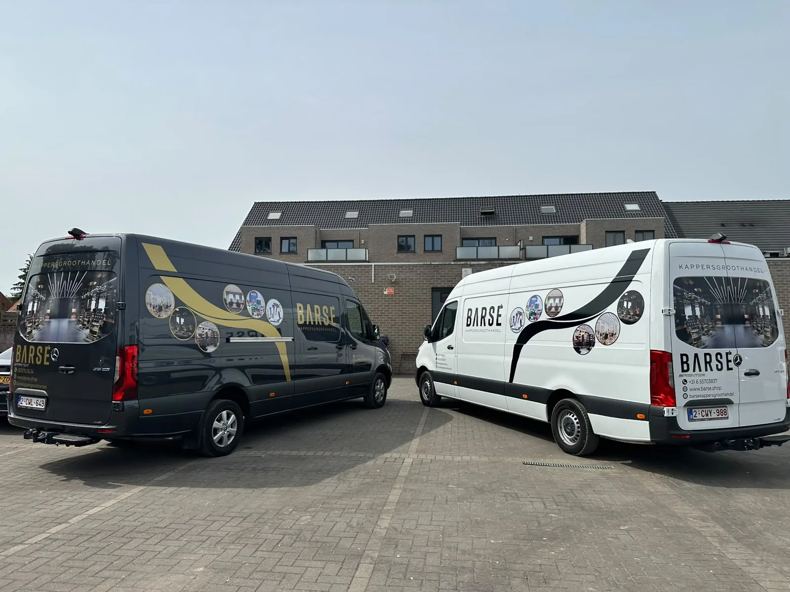 Project: twee bestelwagens in dezelfde huisstijl